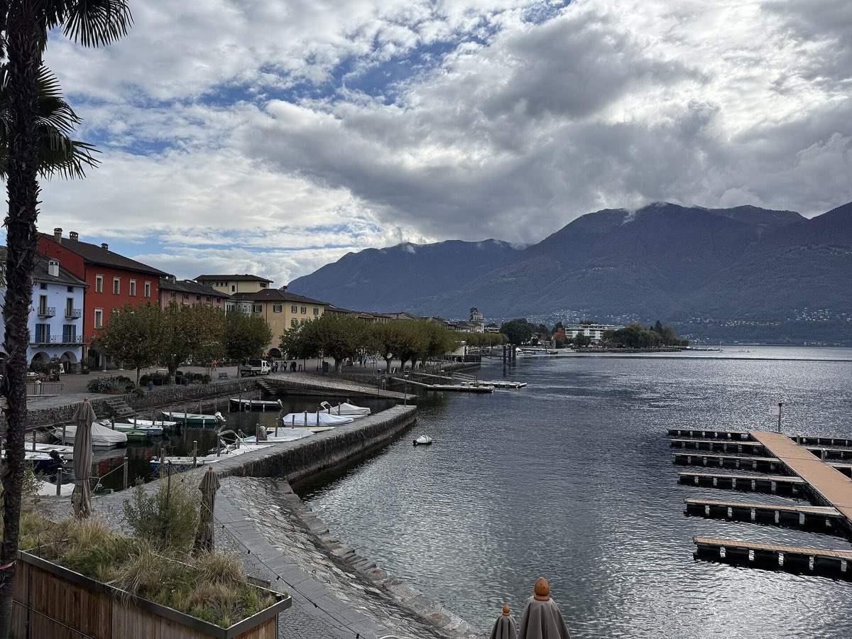 Die Seepromenade von Ascona im Herbst